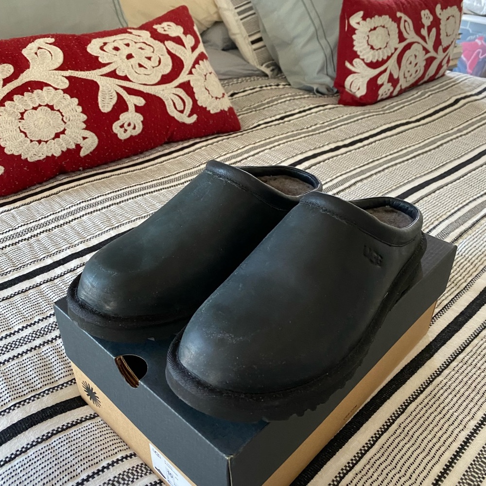 UGG classic mens clogs